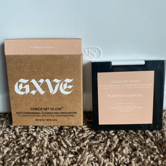 GXVE - Check My Glow highlighter in Platinum Cowgirl - Picture 3 of 7